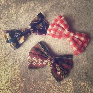 3 Clip on Bows!